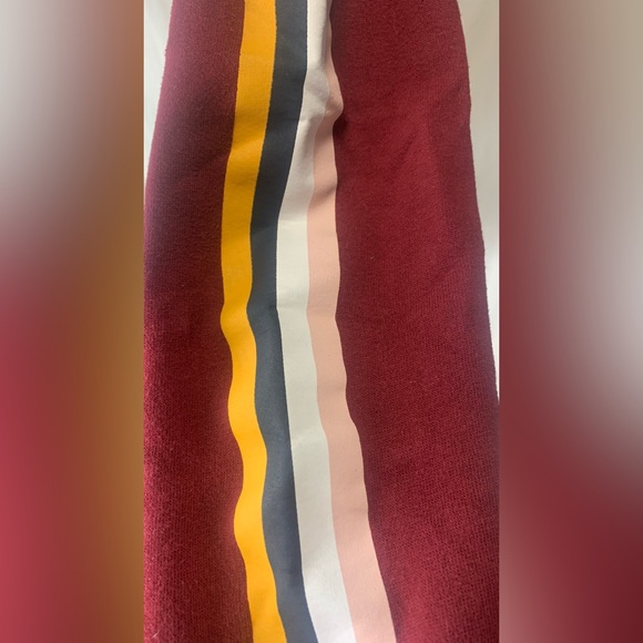 Hollister Cropped Maroon Sweatshirt - Picture 3 of 4